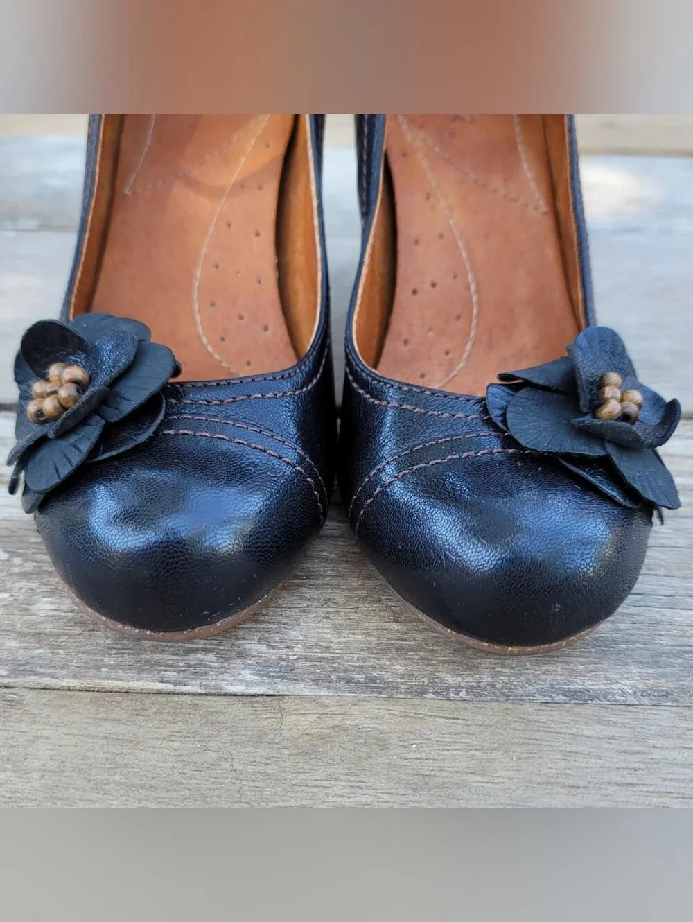 Naya Valeska Black Leather Heels With Flower Accent Sz 7